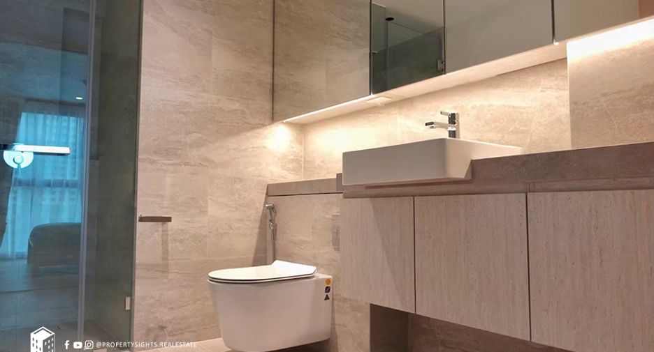 For rent 2 bedrooms condo in Sathon, Bangkok