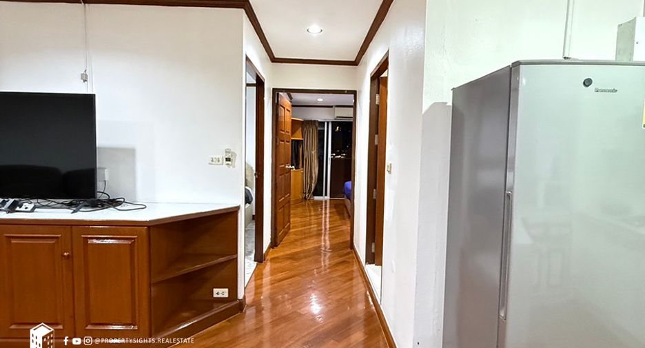 For rent 2 bedrooms condo in Watthana, Bangkok