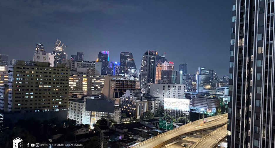 For rent 2 bedrooms condo in Watthana, Bangkok
