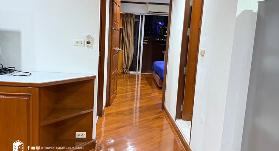 For rent 2 bedrooms condo in Watthana, Bangkok