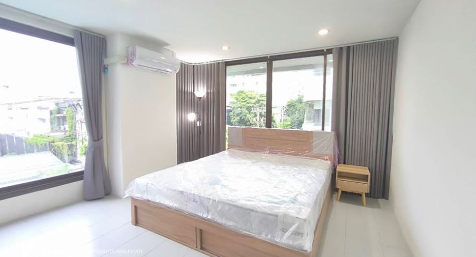 À louer 1 chambre condo à Watthana, Bangkok