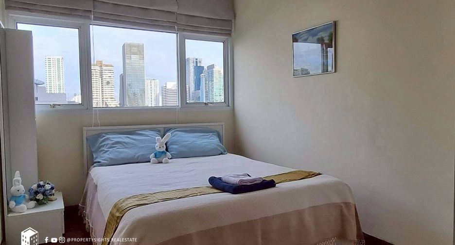 For rent 2 bedrooms condo in Watthana, Bangkok
