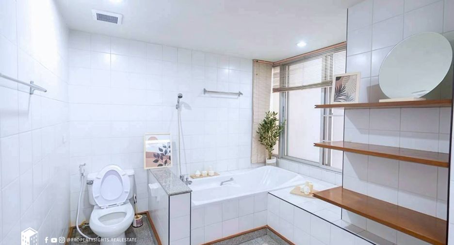 For rent 3 ベッドルーム condo in Khlong Toei, Bangkok
