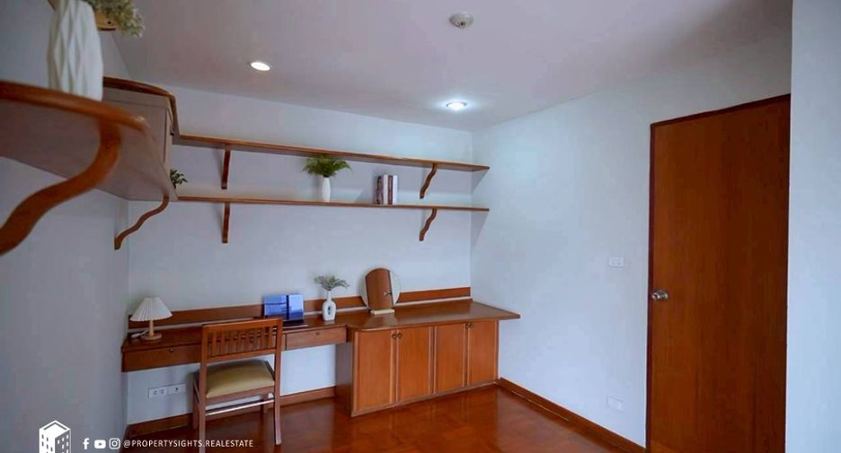 For rent 3 ベッドルーム condo in Khlong Toei, Bangkok