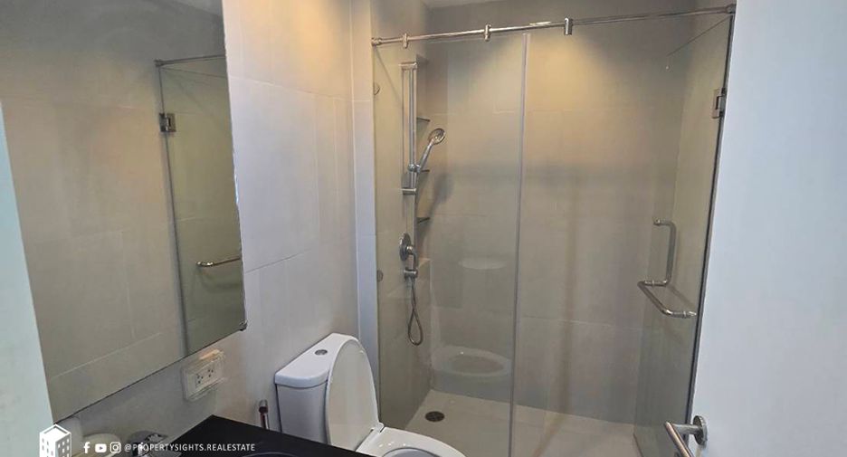 For rent 2 bedrooms condo in Sathon, Bangkok