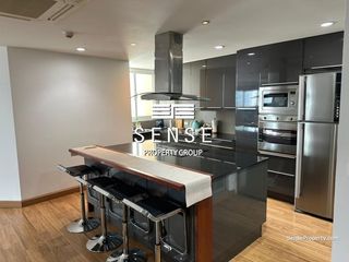 Condo en alquiler y en venta de 4 habitaciones en Watthana, Bangkok