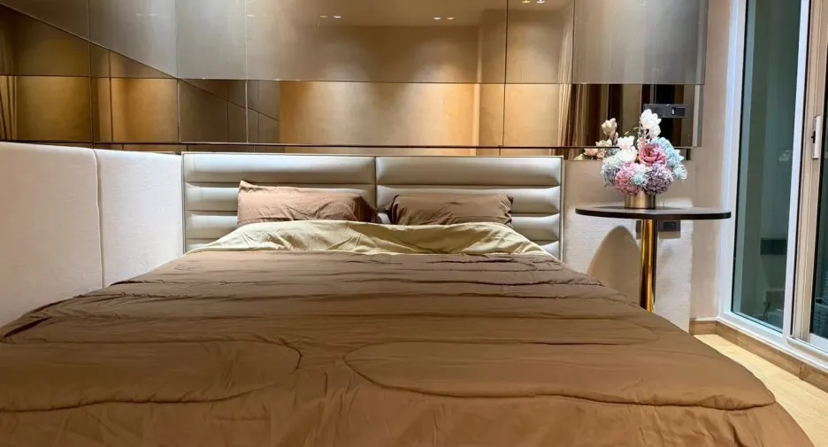 À vendre 3 chambres condo à Huai Khwang, Bangkok