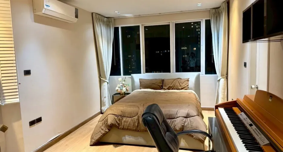 À vendre 3 chambres condo à Huai Khwang, Bangkok