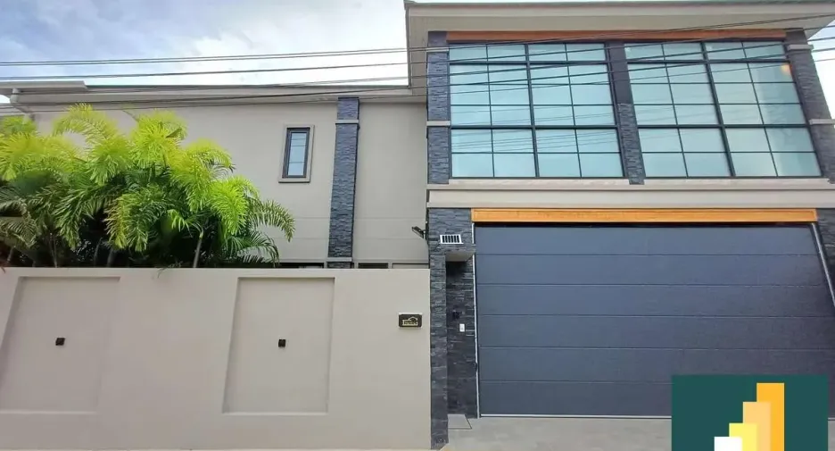 For rent and for sale 4 bedrooms house in Bang Lamung, Chonburi