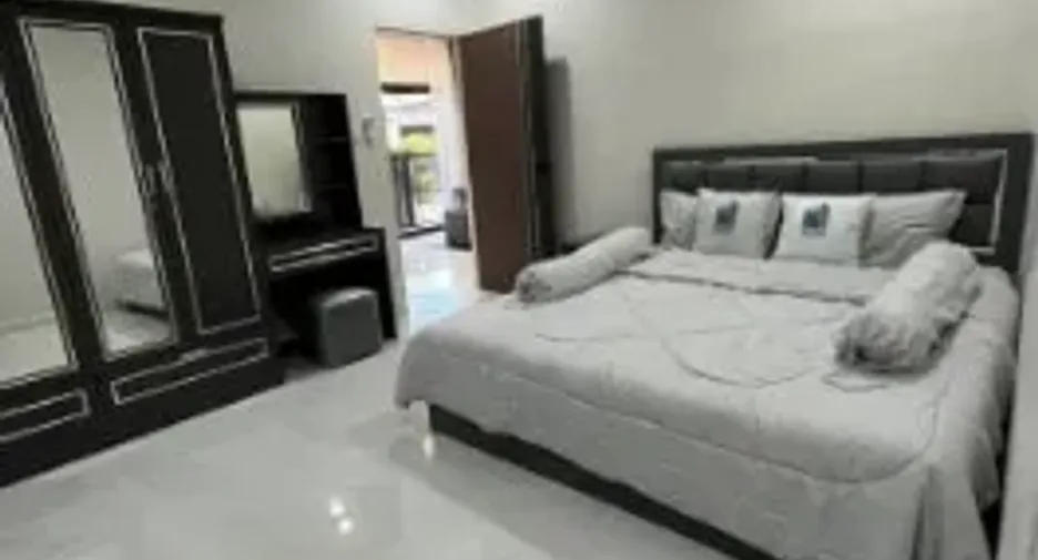 For rent and for sale 4 bedrooms house in Bang Lamung, Chonburi