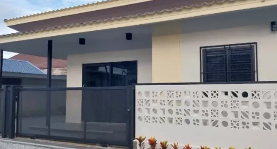For rent and for sale 4 bedrooms house in Bang Lamung, Chonburi