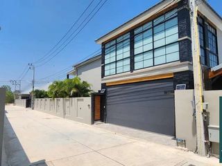 For rent and for sale 4 bedrooms house in Bang Lamung, Chonburi