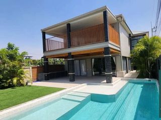 For rent and for sale 4 bedrooms house in Bang Lamung, Chonburi