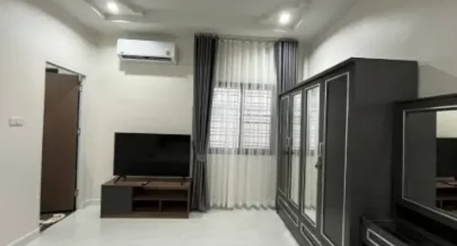 For rent and for sale 4 bedrooms house in Bang Lamung, Chonburi