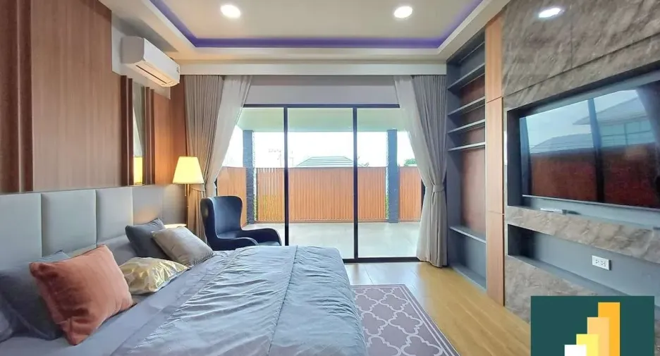 For rent and for sale 4 bedrooms house in Bang Lamung, Chonburi