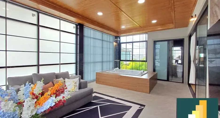 For rent and for sale 4 bedrooms house in Bang Lamung, Chonburi