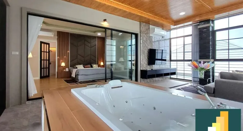 For rent and for sale 4 bedrooms house in Bang Lamung, Chonburi