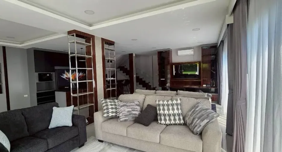 For rent and for sale 4 bedrooms house in Bang Lamung, Chonburi