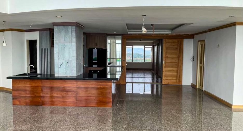 Condo en venta de 4 habitaciones en Klaeng, Rayong