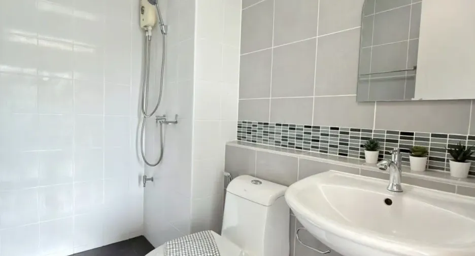 Wohnung zum Kauf mit Studio in Kathu, Phuket