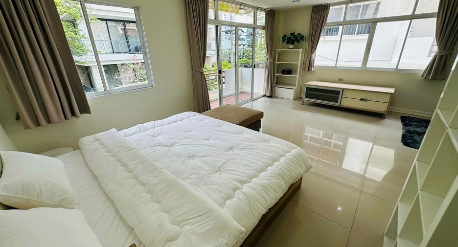 Casa en alquiler de 5 habitaciones en Watthana, Bangkok