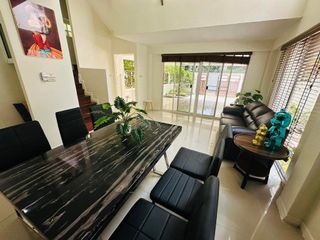 For rent 5 bedrooms house in Watthana, Bangkok