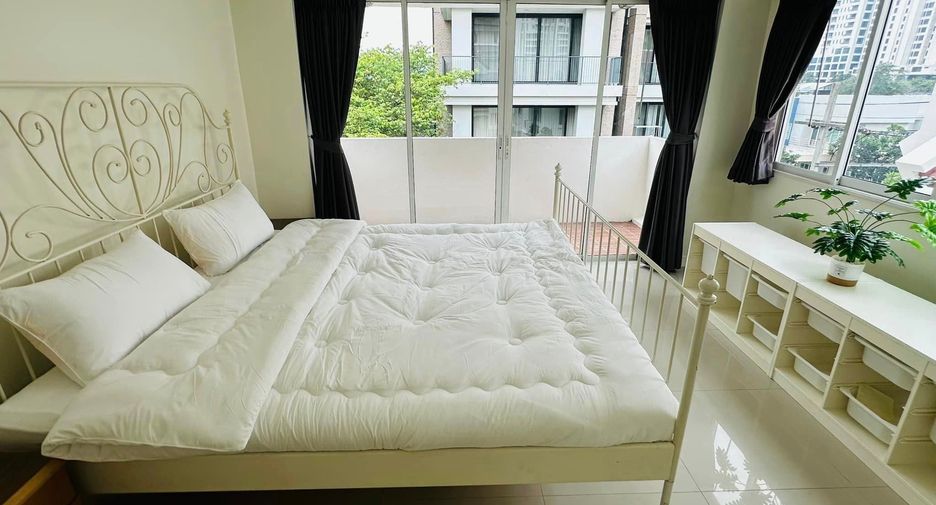 Casa en alquiler de 5 habitaciones en Watthana, Bangkok