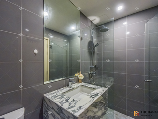 For rent 2 bedrooms condo in Pathum Wan, Bangkok