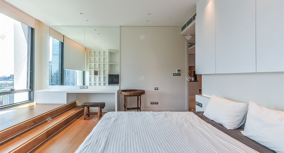 For rent 2 bedrooms condo in Pathum Wan, Bangkok
