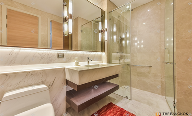For rent 2 bedrooms condo in Pathum Wan, Bangkok