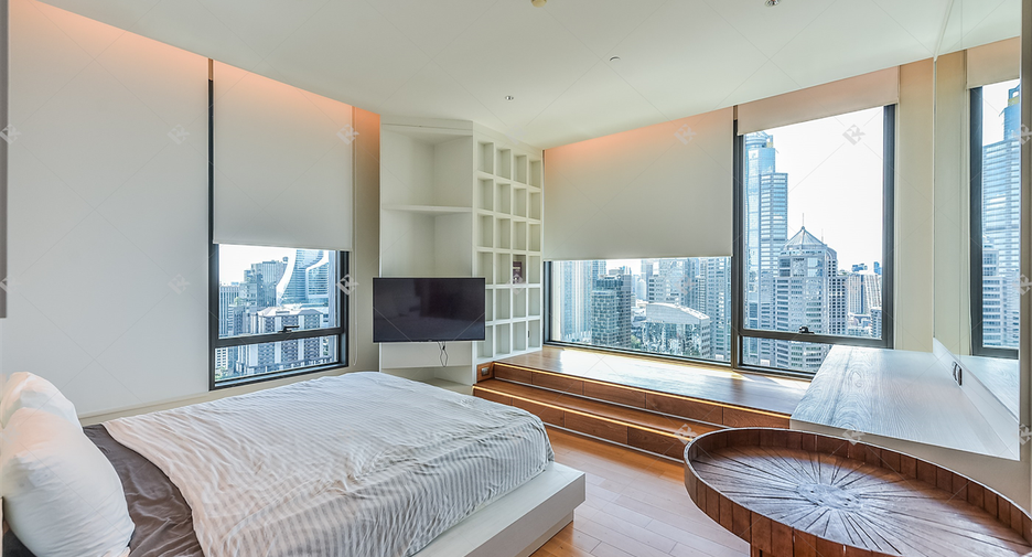 For rent 2 bedrooms condo in Pathum Wan, Bangkok