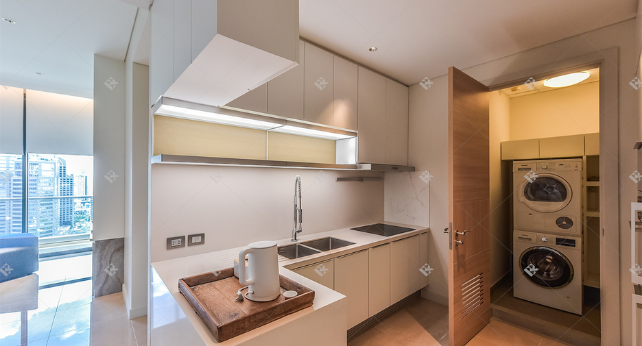 For rent 2 bedrooms condo in Pathum Wan, Bangkok