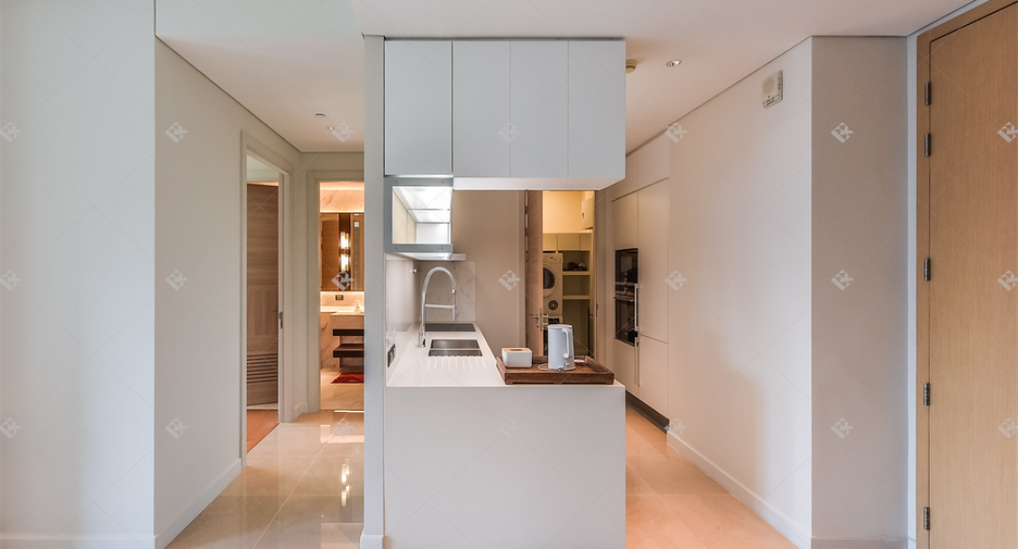 For rent 2 bedrooms condo in Pathum Wan, Bangkok