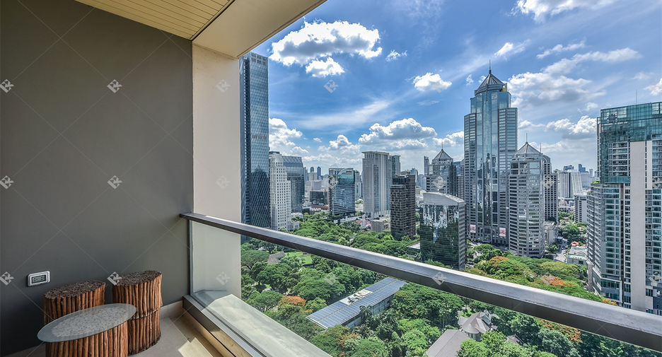 For rent 2 bedrooms condo in Pathum Wan, Bangkok