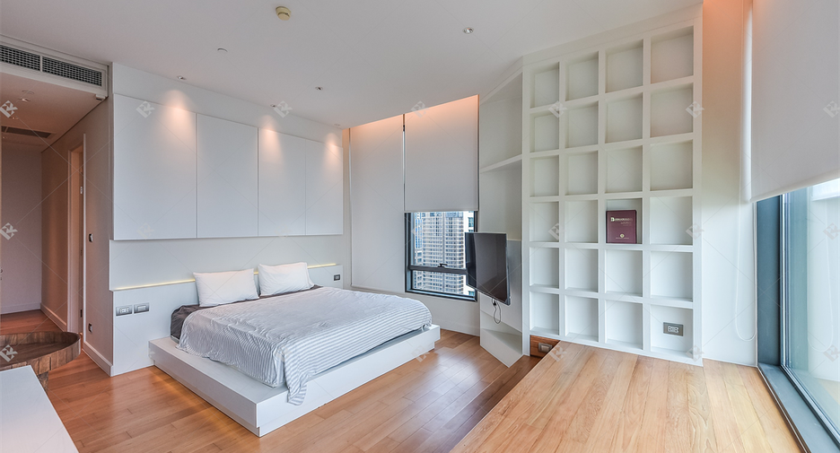 For rent 2 bedrooms condo in Pathum Wan, Bangkok