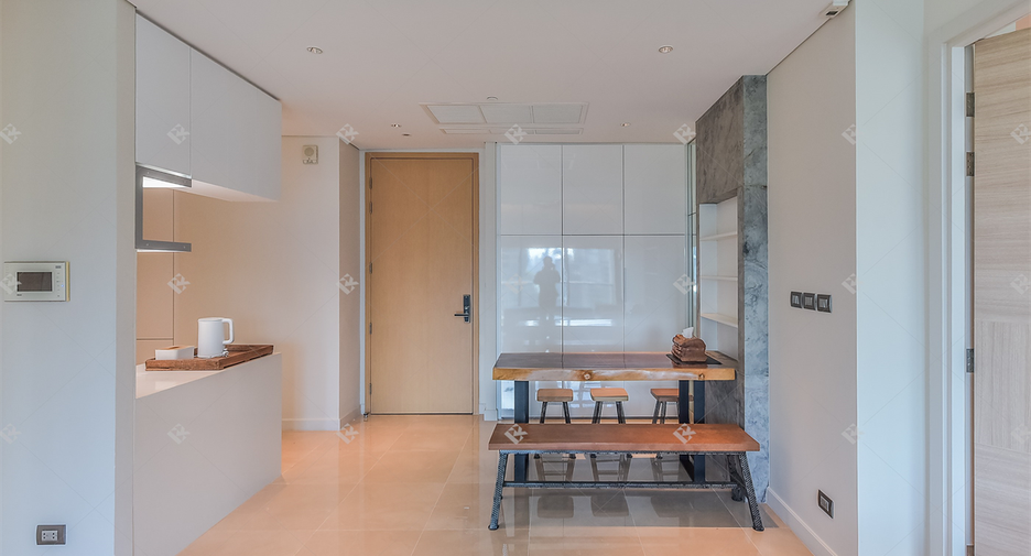 For rent 2 bedrooms condo in Pathum Wan, Bangkok