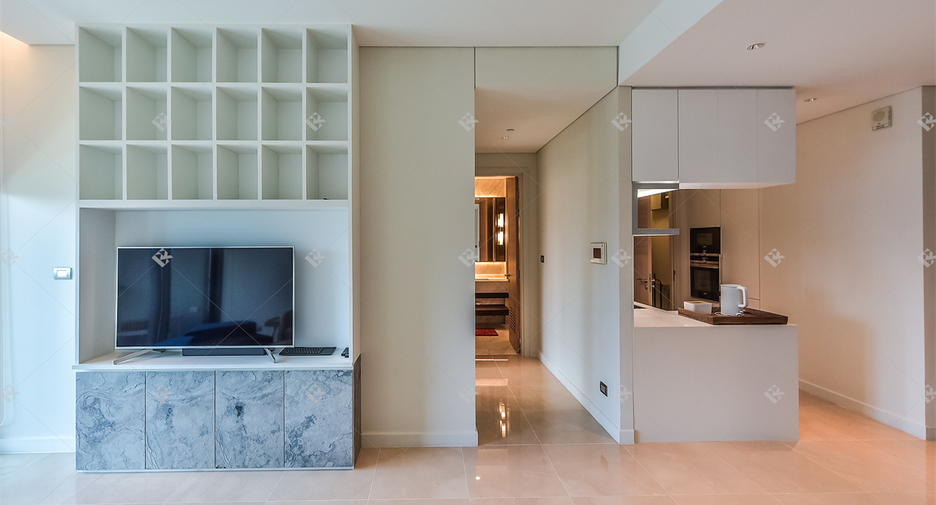 For rent 2 bedrooms condo in Pathum Wan, Bangkok