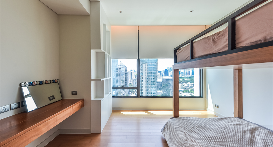 À louer 2 chambres condo à Pathum Wan, Bangkok