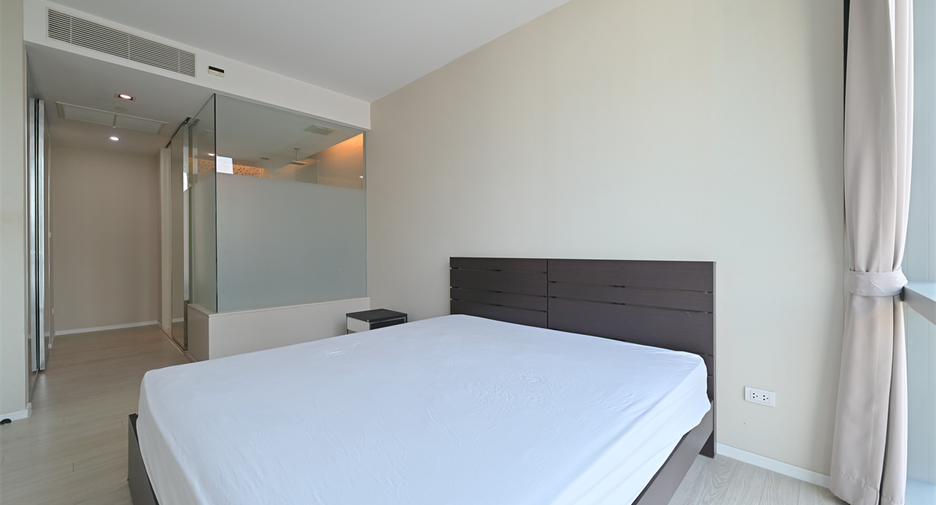 For rent 1 bed condo in Watthana, Bangkok