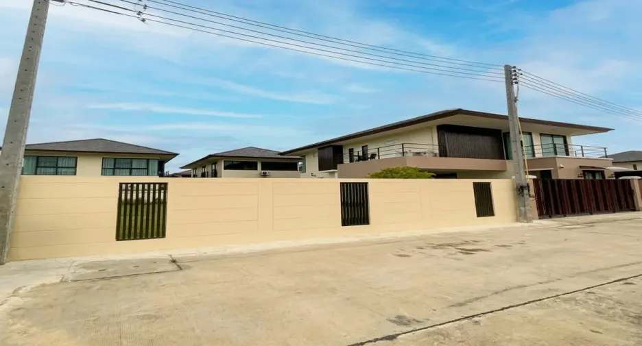 For sale 3 ベッドルーム house in East Pattaya, Pattaya