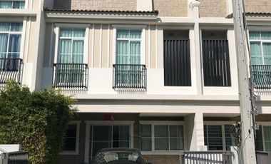 Аренда и продажа 3 спальни таунхаус в Пращет, Бангкок