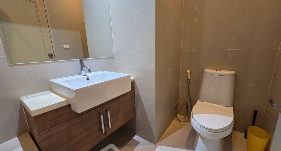 For sale 1 bed condo in Khlong Toei, Bangkok
