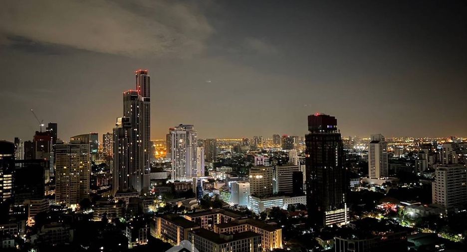 For sale 3 bedrooms condo in Watthana, Bangkok