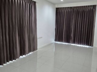 À vendre 2 chambres condo à Yan Nawa, Bangkok
