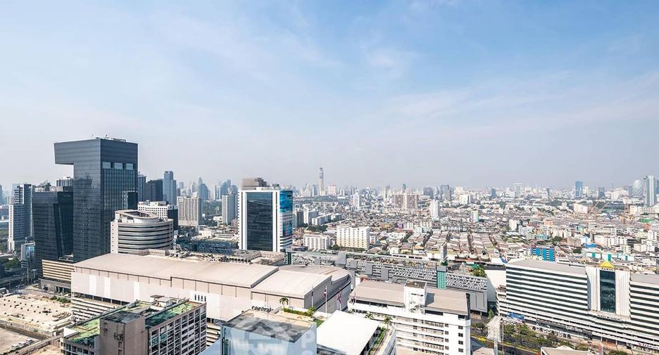 For sale 5 bedrooms condo in Huai Khwang, Bangkok