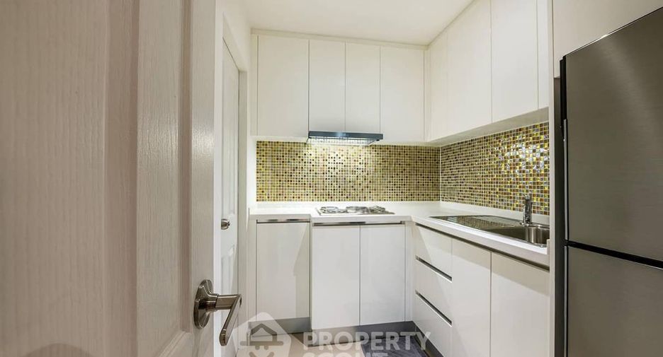 For sale 5 bedrooms condo in Huai Khwang, Bangkok