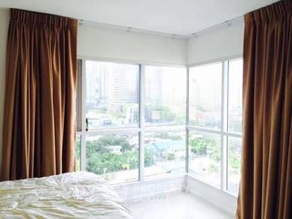 For sale 2 bedrooms condo in Huai Khwang, Bangkok