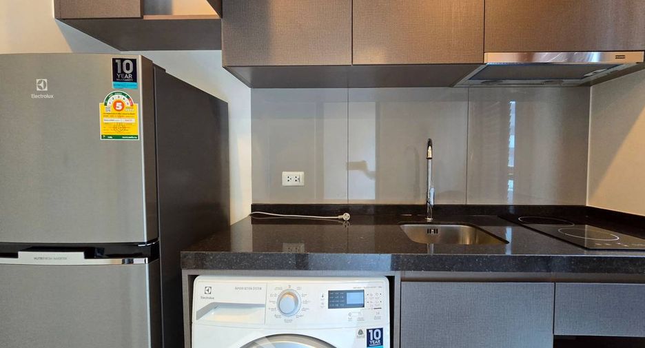 For sale 1 bed condo in Huai Khwang, Bangkok