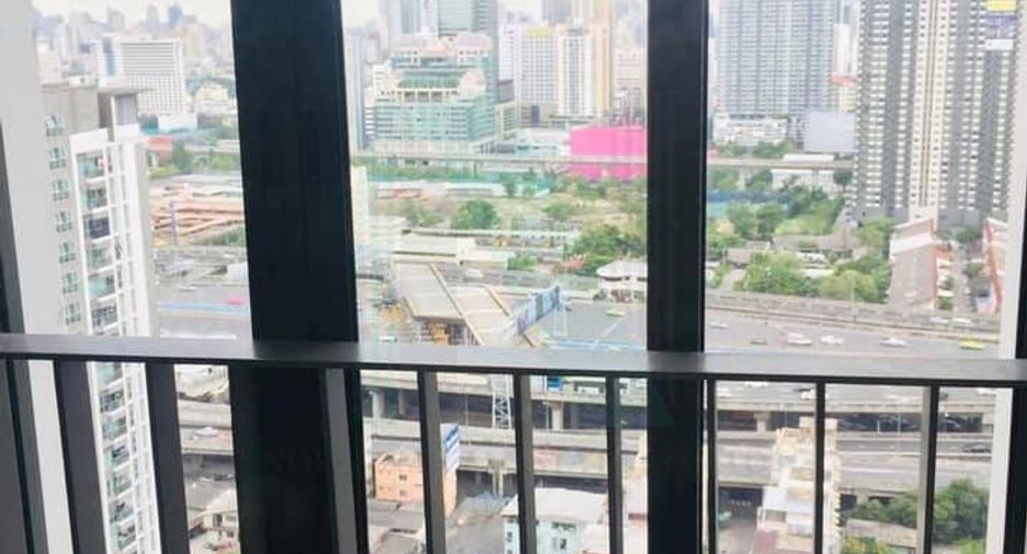 出售 2 卧室 公寓 在 Huai Khwang, 曼谷