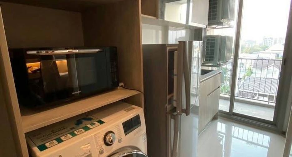 For sale 1 bed condo in Phra Khanong, Bangkok